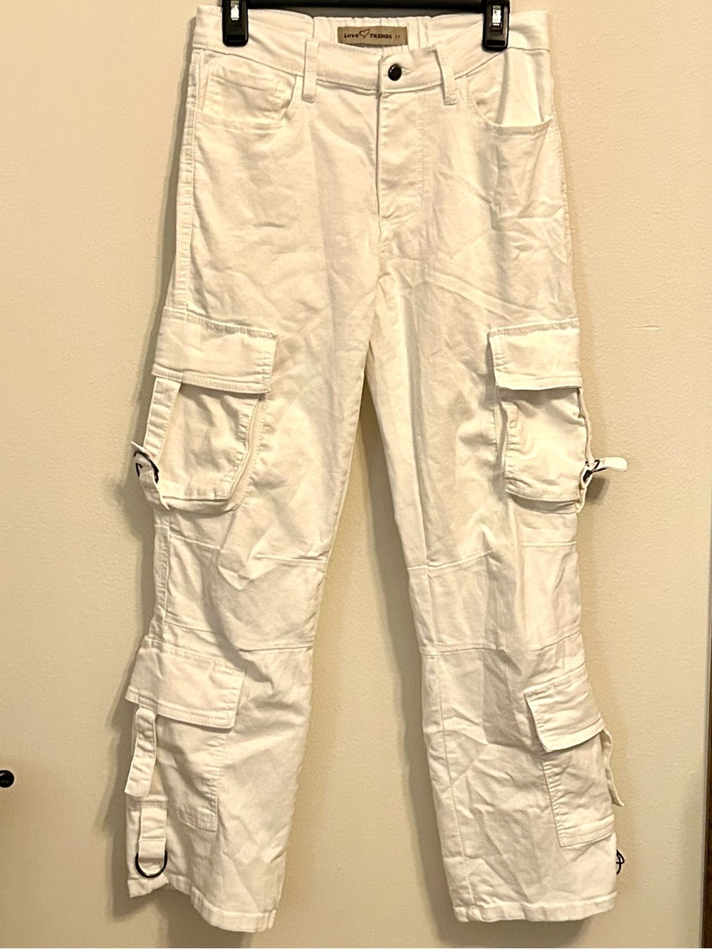 LOVE TRENDS Junior Women’s White Cargo Pants, Size 11